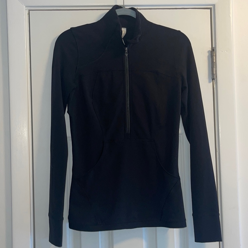 Lululemon 1/2 zip pullover like NEW!